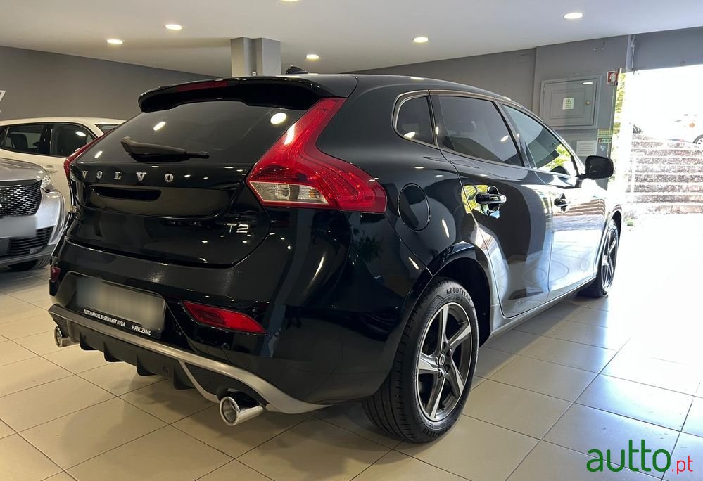 2017' Volvo V40 T2 Kinetic photo #6