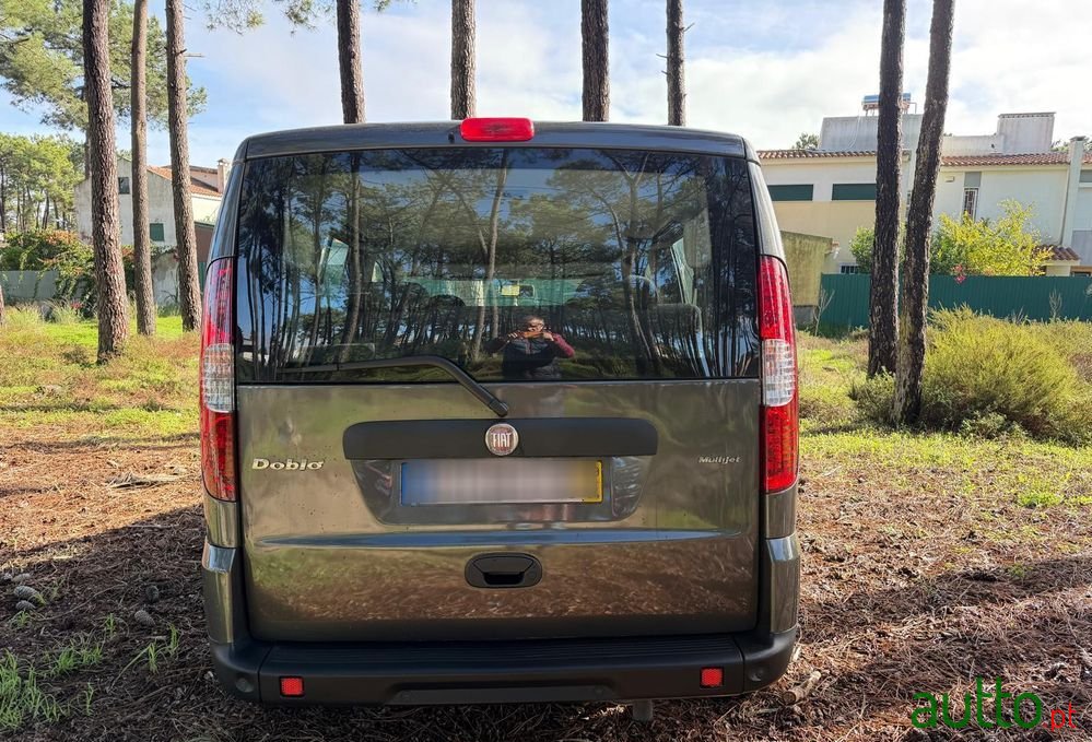 2009' Fiat Doblo Panorama photo #5