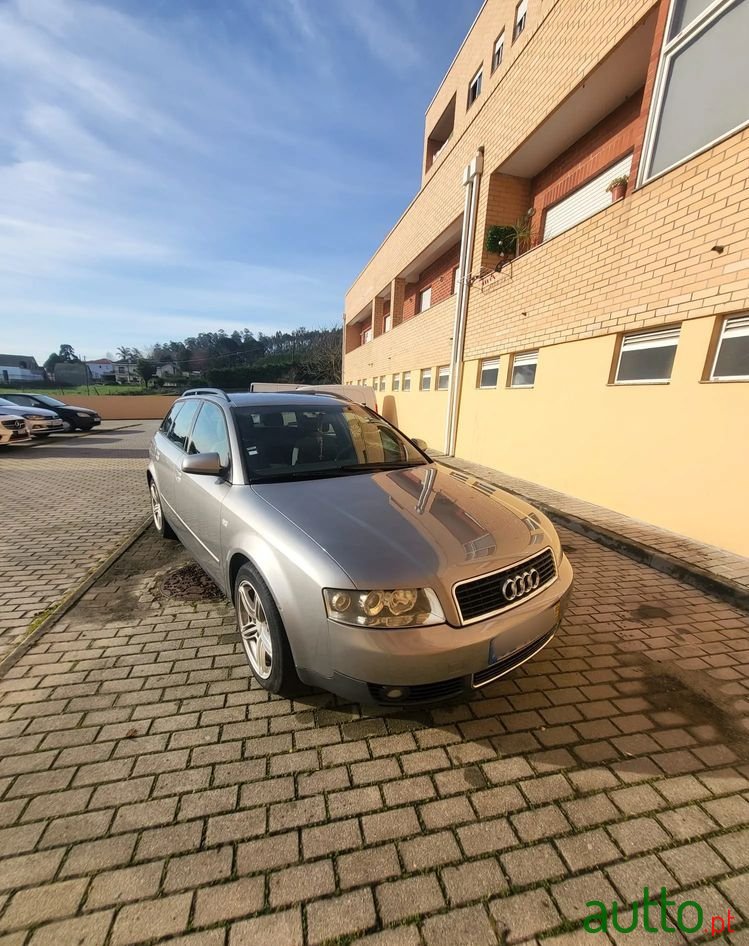 2002' Audi A4 Avant photo #1