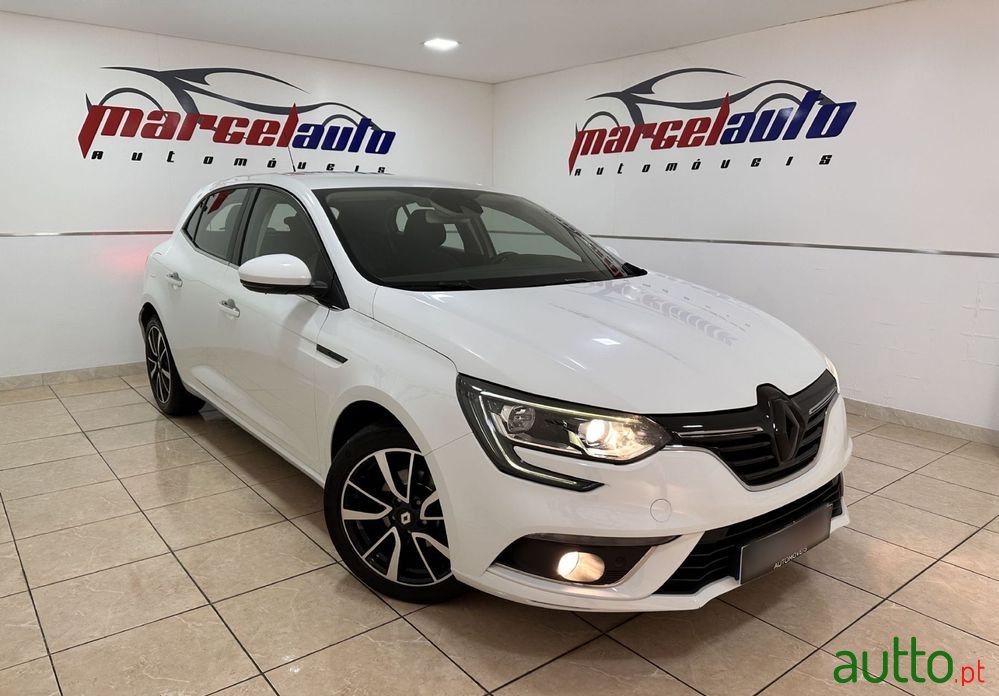 2016' Renault Megane 1.5 Dci Zen photo #3
