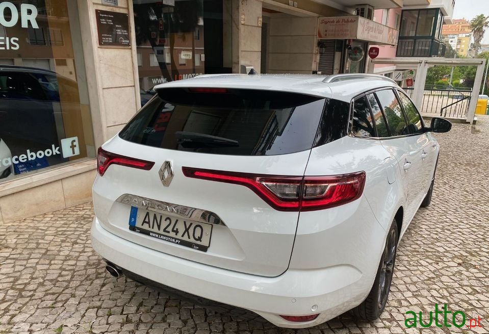 2018' Renault Megane Sport Tourer photo #5