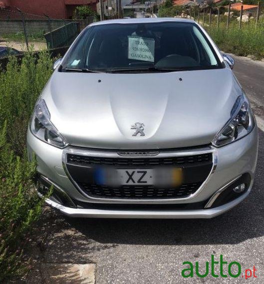 2018' Peugeot 208 1.2 Vvt photo #2