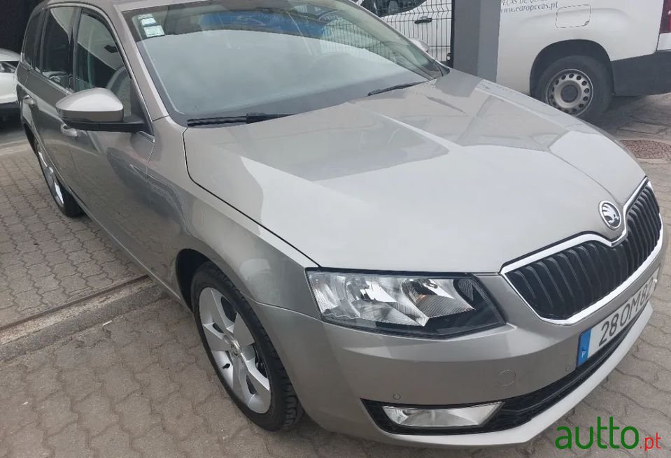 2014' Skoda Octavia Break photo #3