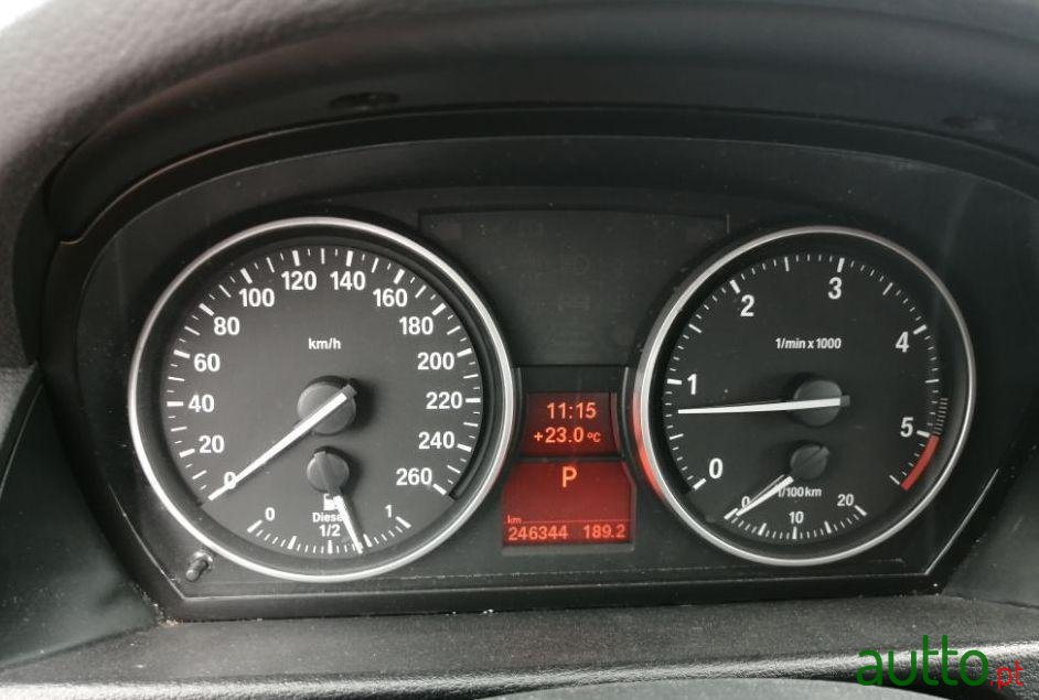 2011' BMW X1 18 D Sdrive photo #2