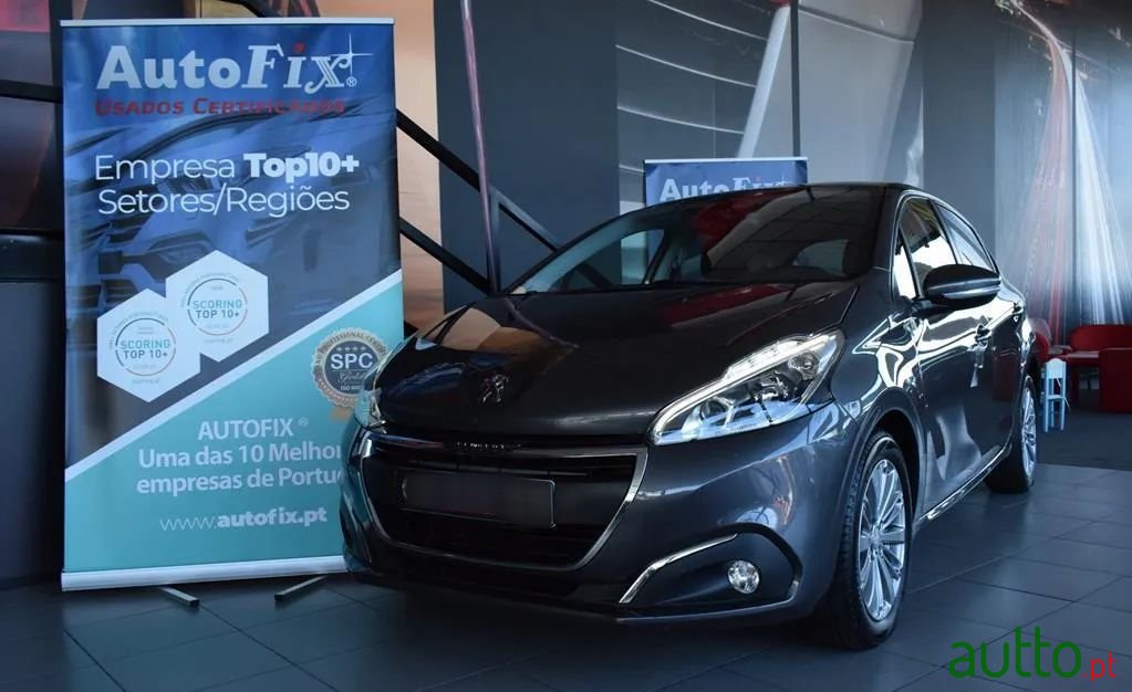 2019' Peugeot 208 photo #1