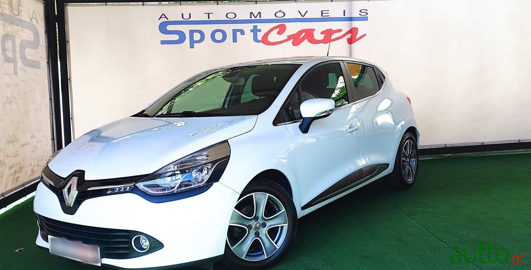 2014' Renault Clio photo #1