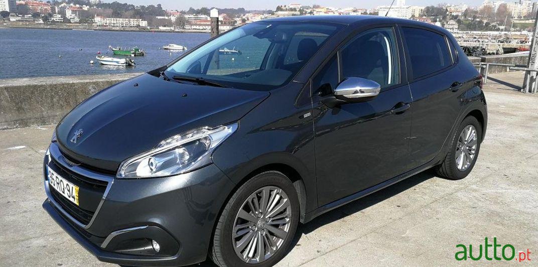 2016' Peugeot 208 Style Blue Hdi photo #3