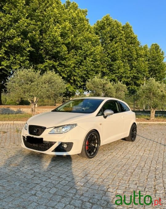 2010' SEAT Ibiza photo #1