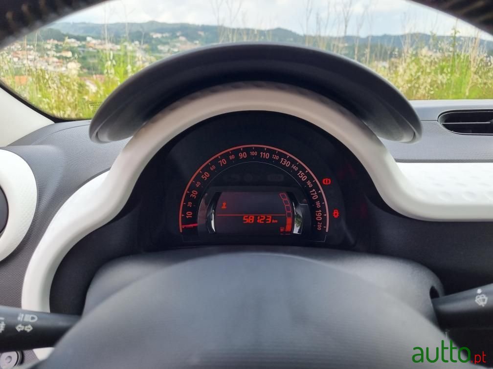 2015' Renault Twingo photo #6