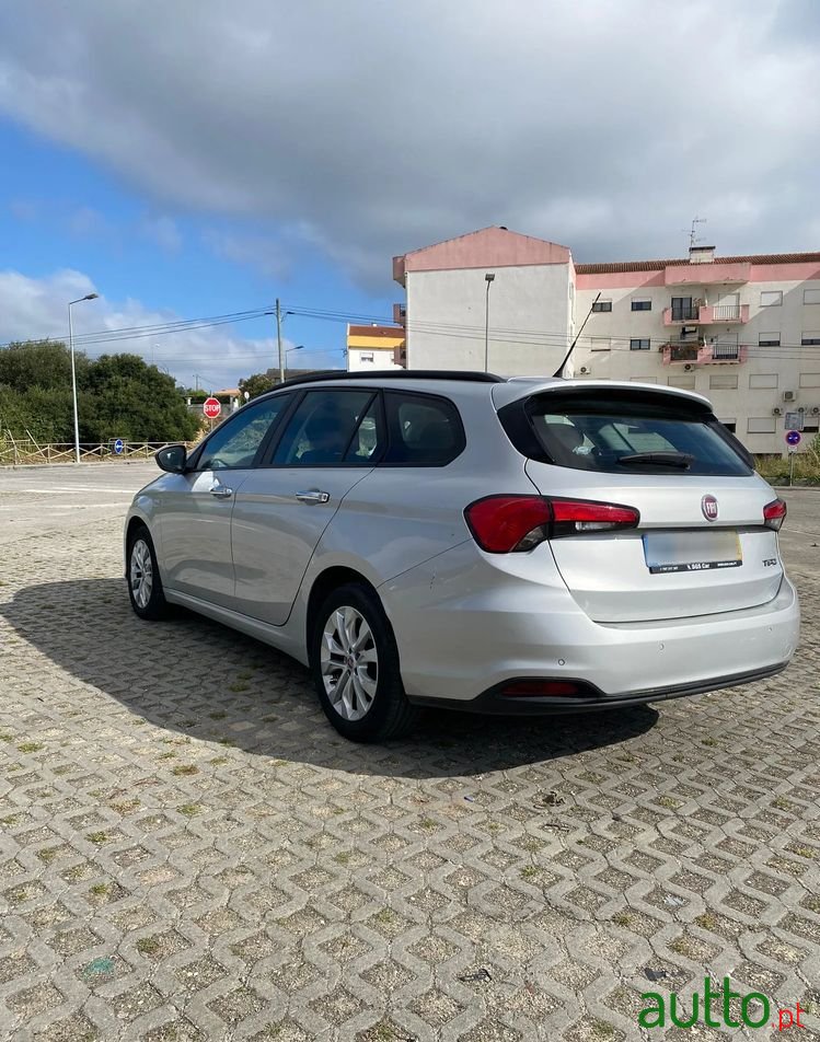 2017' Fiat Tipo Station Wagon photo #3