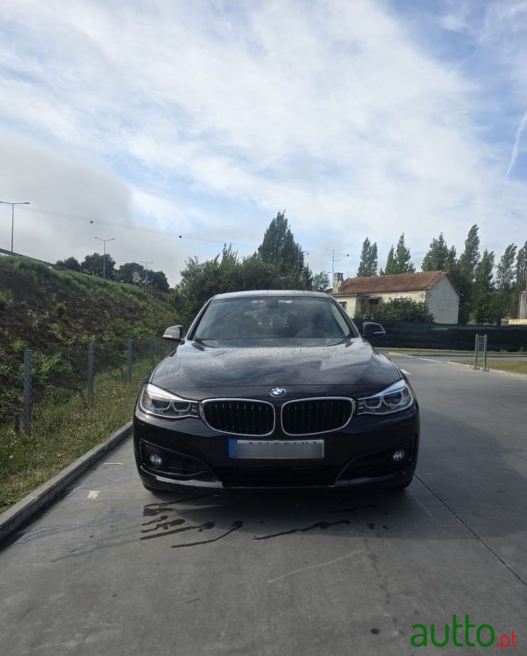 2014' BMW 320 Gran Turismo photo #2