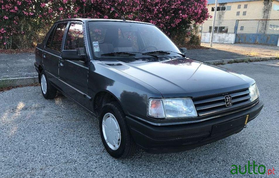 1992' Peugeot 309 photo #1