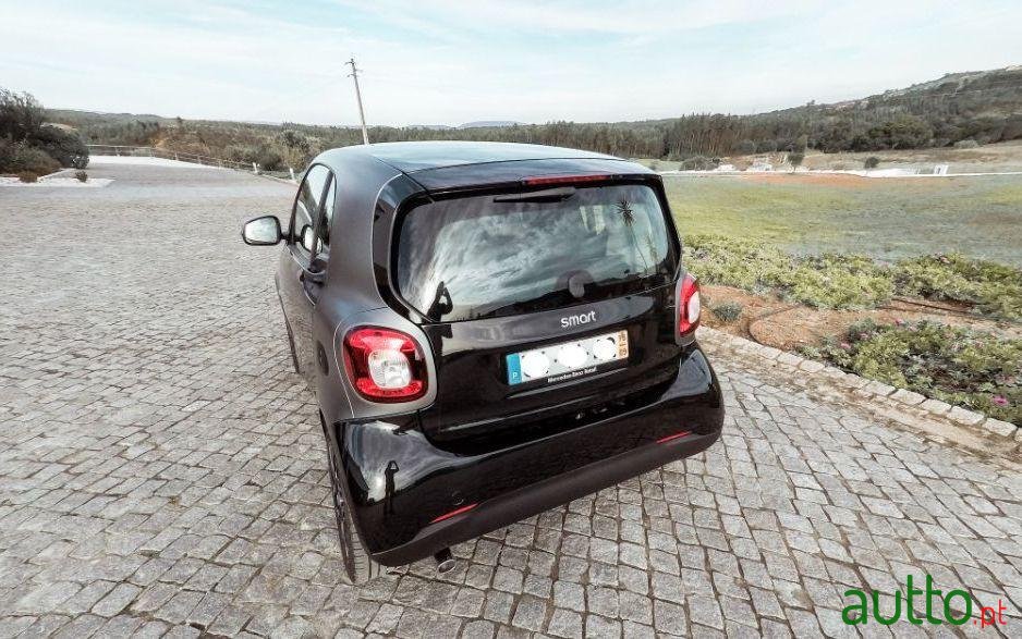 2018' Smart Fortwo photo #2