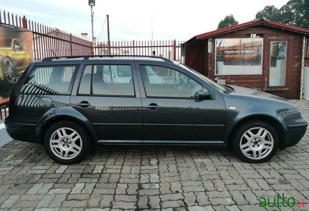 2002' Volkswagen Golf Variant 1.6 Highline photo #2