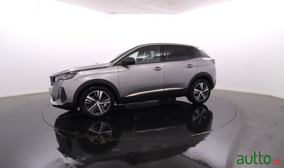 2023' Peugeot 3008 photo #2