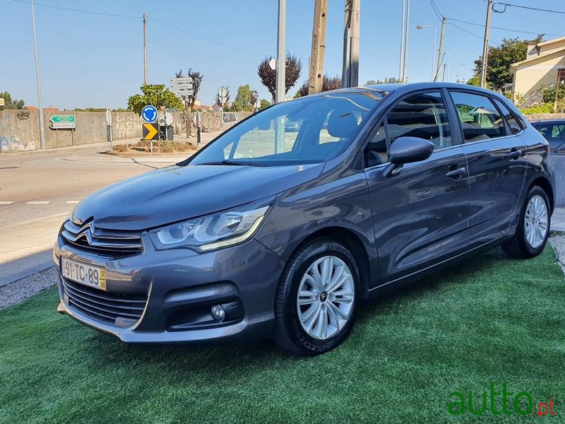 2017' Citroen C4 photo #2