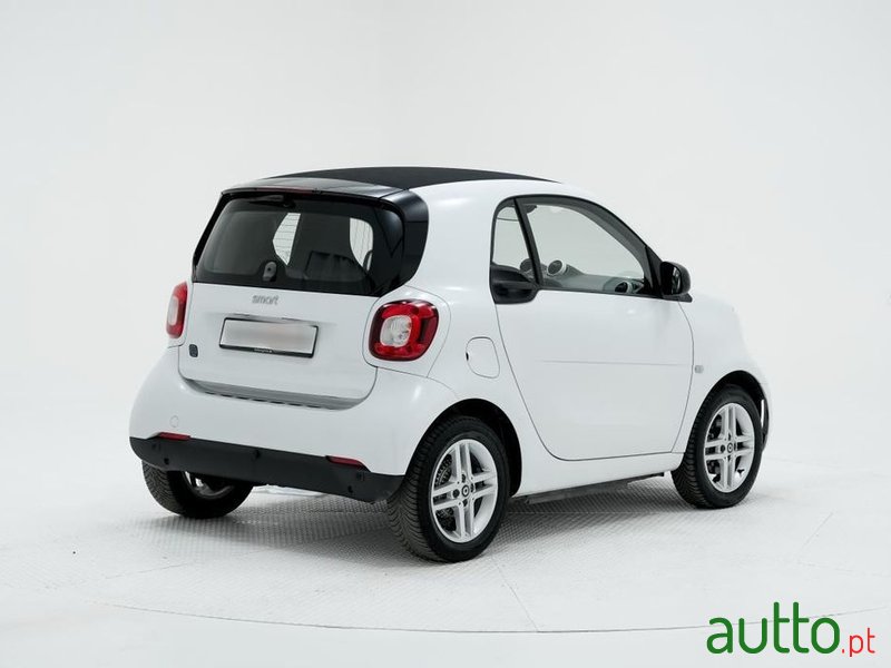 2020' Smart Fortwo photo #3