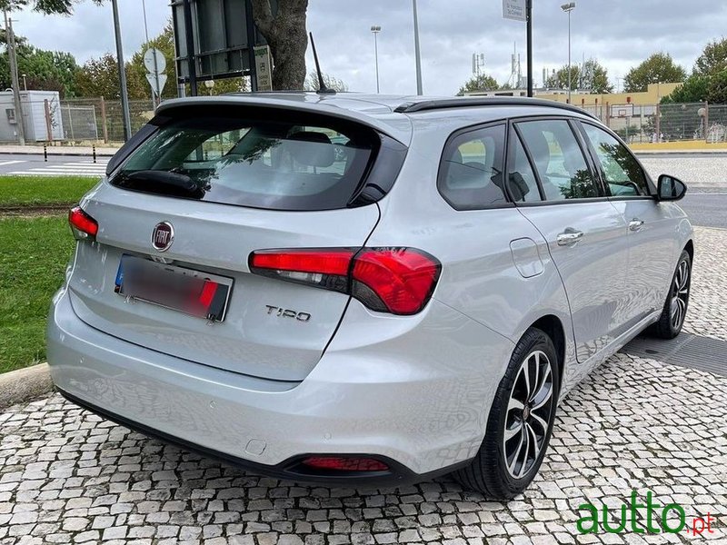 2017' Fiat Tipo Station Wagon photo #3