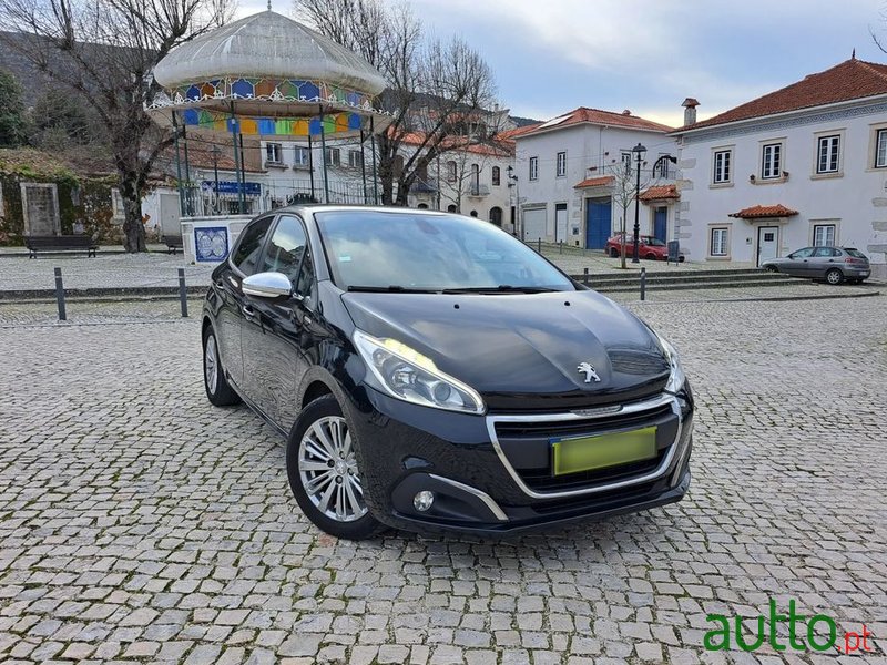 2017' Peugeot 208 photo #6