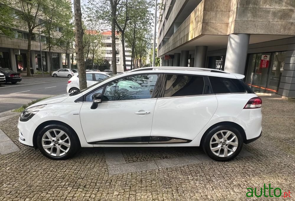 2019' Renault Clio Sport Tourer photo #4