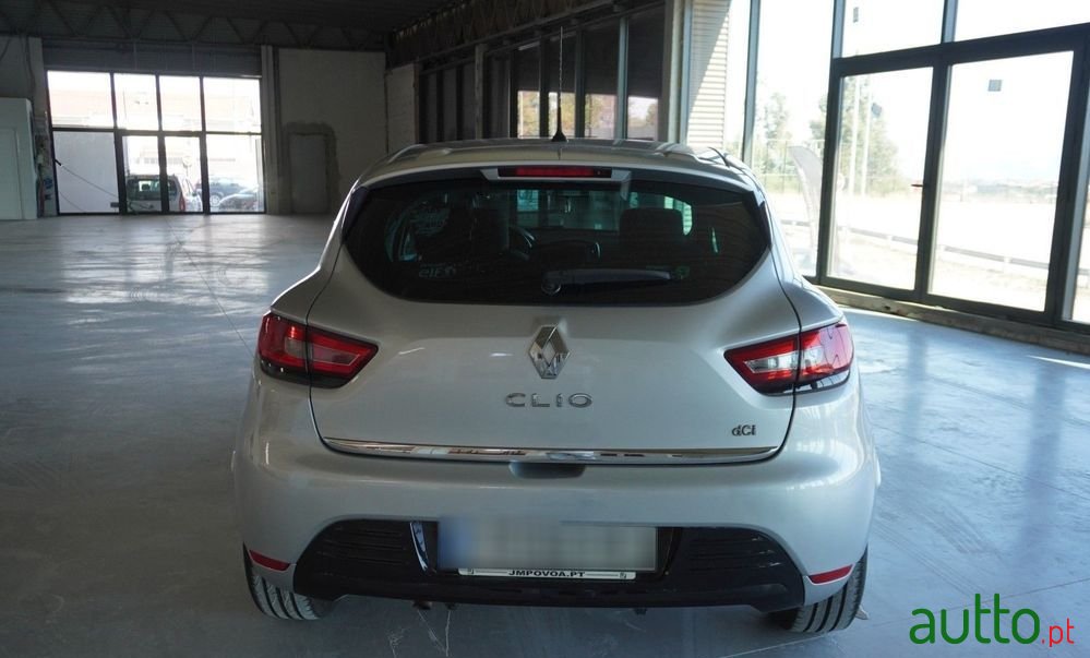 2016' Renault Clio 1.5 Dci Limited Edition photo #5