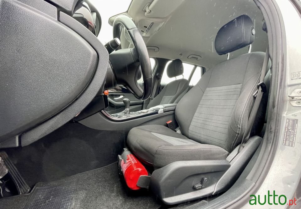 2015' Mercedes-Benz C-200 photo #4