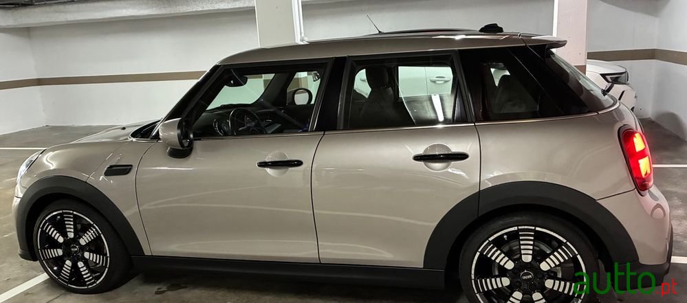 2021' MINI One 5 Portas photo #3
