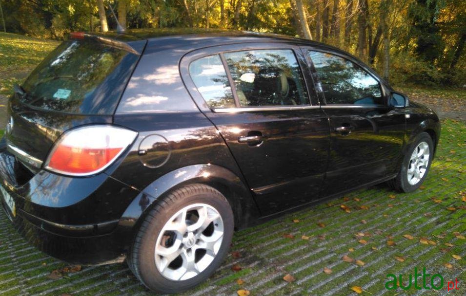 2004' Opel Astra H 1.7 Cdti photo #2