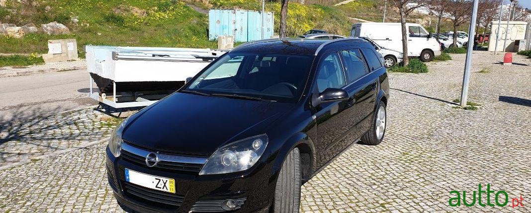 2005' Opel Astra Caravan photo #2