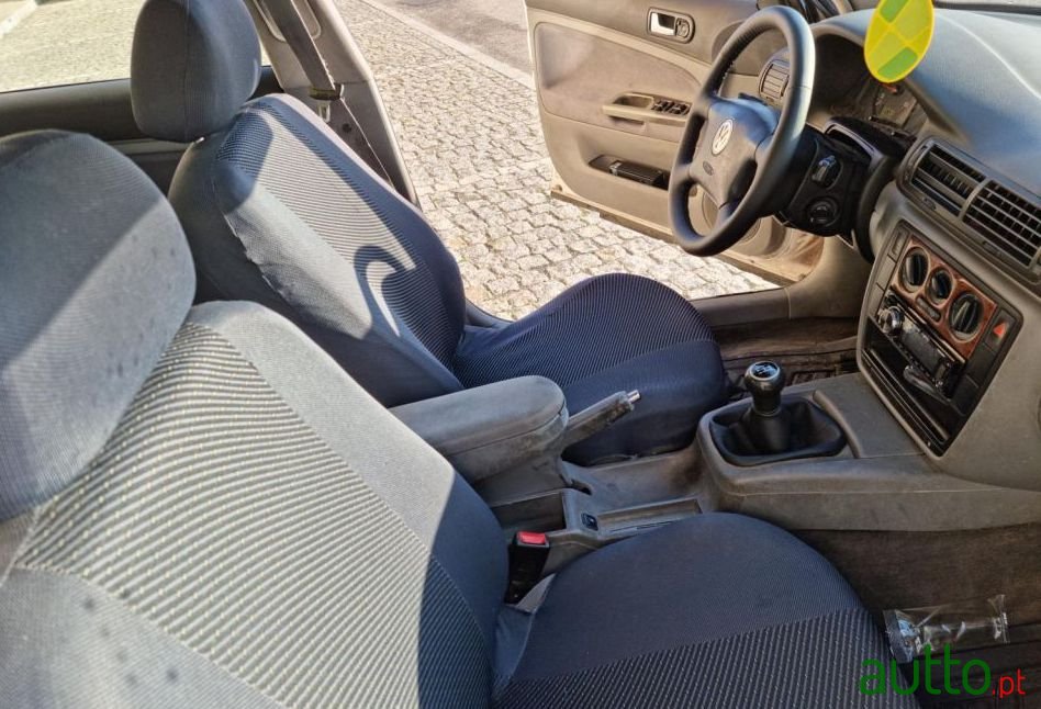 1998' Volkswagen Passat photo #4