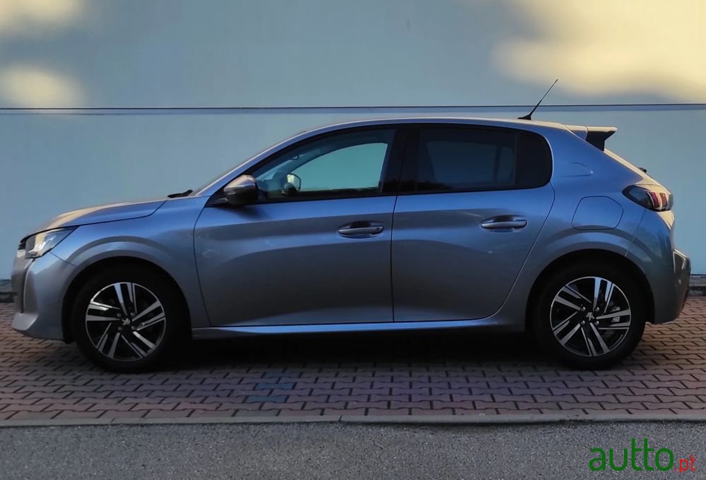 2020' Peugeot 208 photo #2