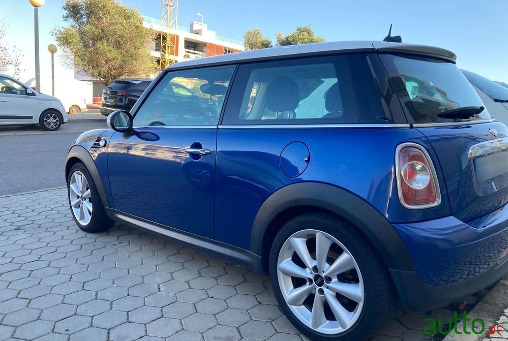 2012' MINI Cooper D photo #4