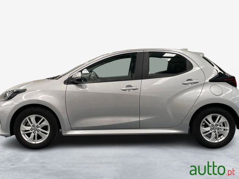 2022' Toyota Yaris photo #4