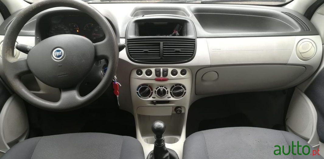2003' Fiat Punto photo #2