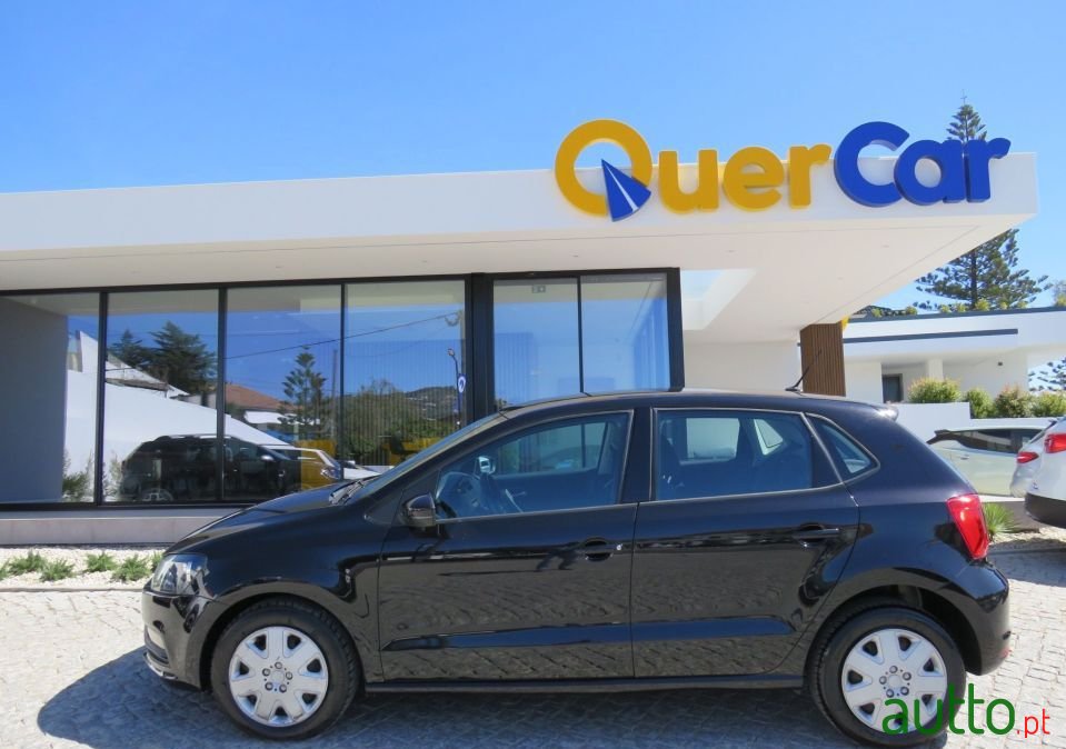 2015' Volkswagen Polo photo #6