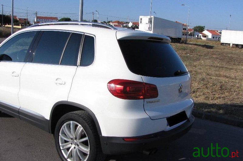 2011' Volkswagen Tiguan 2.0 Tdi Sport photo #1