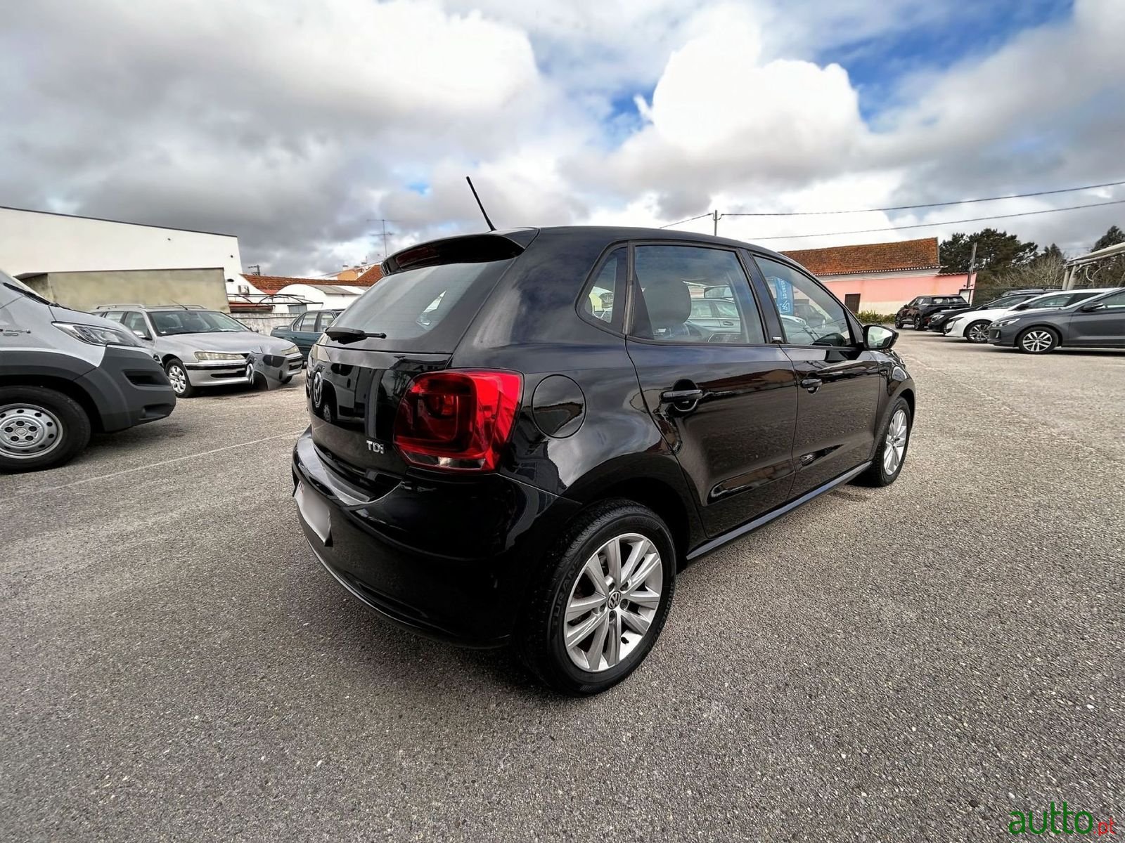 2012' Volkswagen Polo photo #4