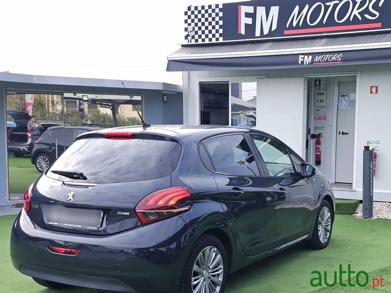 2017' Peugeot 208 1.2 Puretech Active photo #4