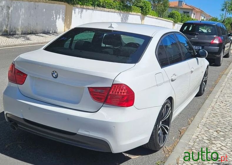 2011' BMW 320 D Pack M photo #2
