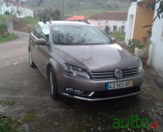 2013' Volkswagen Passat Variant photo #1