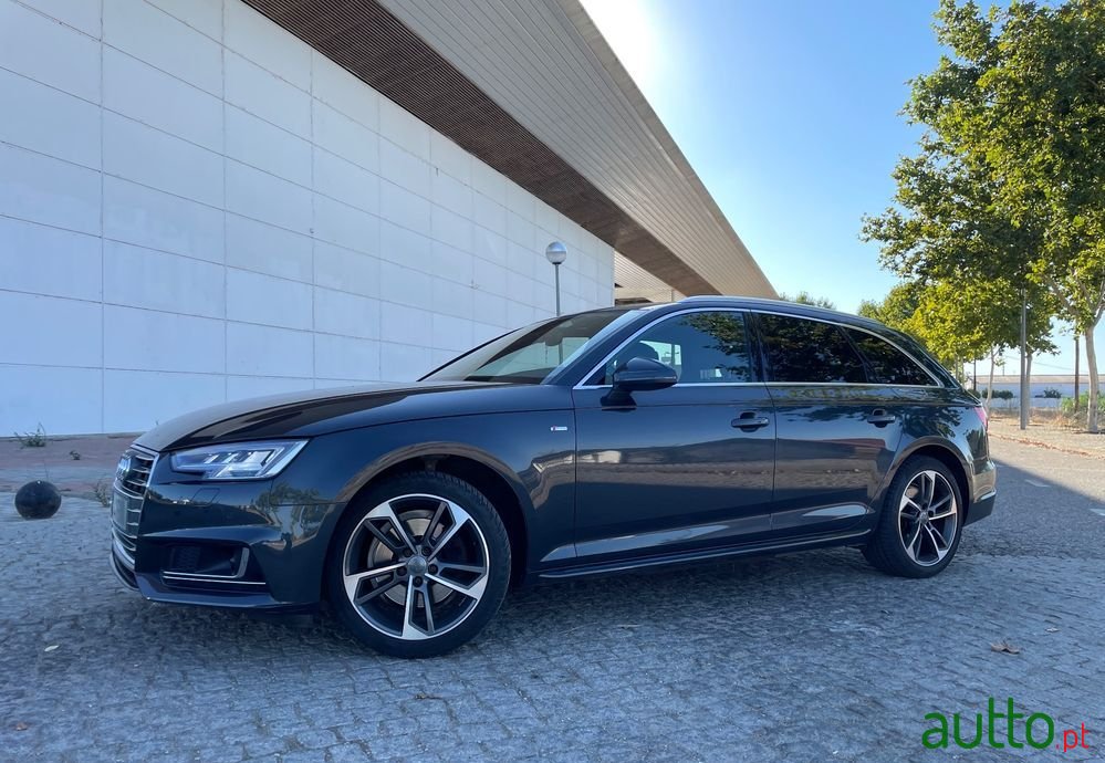 2017' Audi A4 Avant photo #3