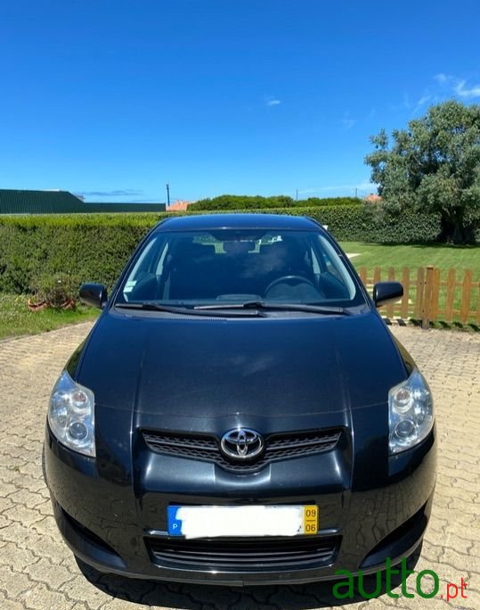 2009' Toyota Auris photo #3