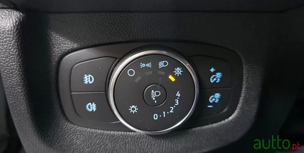 2024' Ford Tourneo Courier photo #5