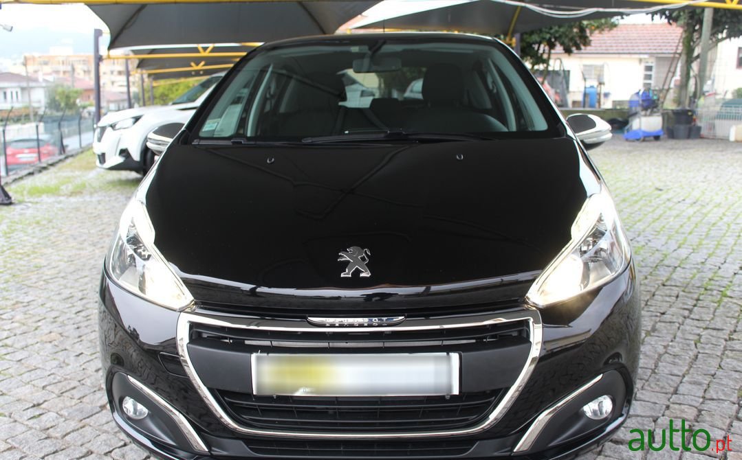 2018' Peugeot 208 photo #2