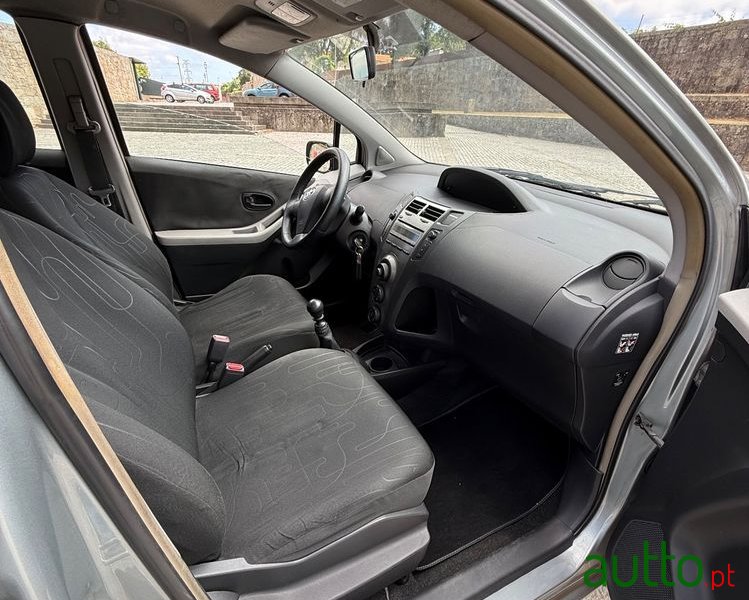 2010' Toyota Yaris 1.4 D-4D Ac Manual photo #6