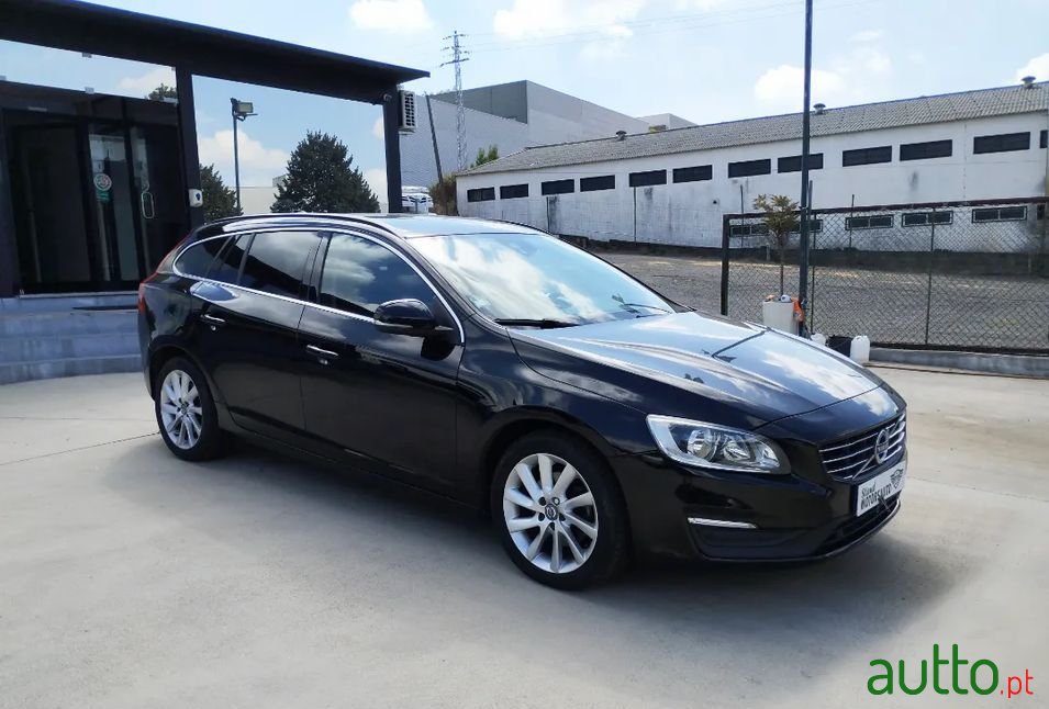 2015' Volvo V60 photo #1