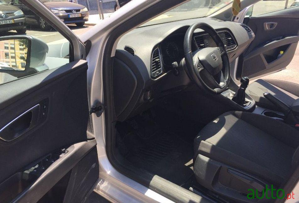 2014' SEAT Leon St photo #3