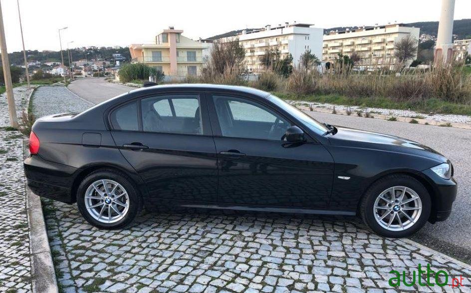 2009' BMW 318 D Nacional Gps photo #2