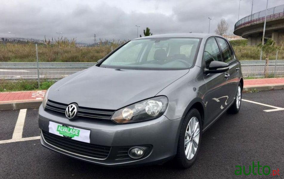 2011' Volkswagen Golf 1.6 Tdi Style photo #1