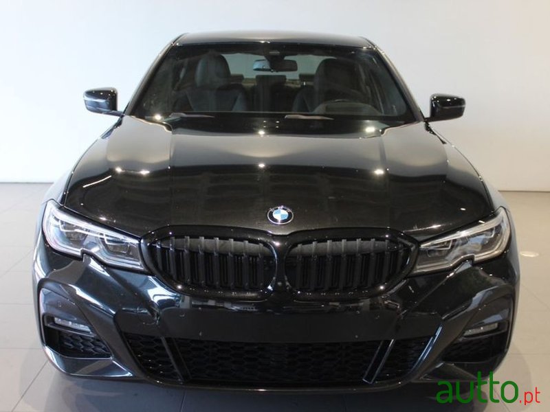 2020' BMW 330 photo #2